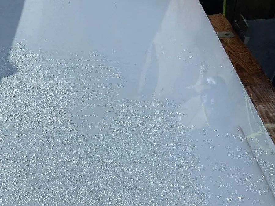 Vessel bow-to-transom field image